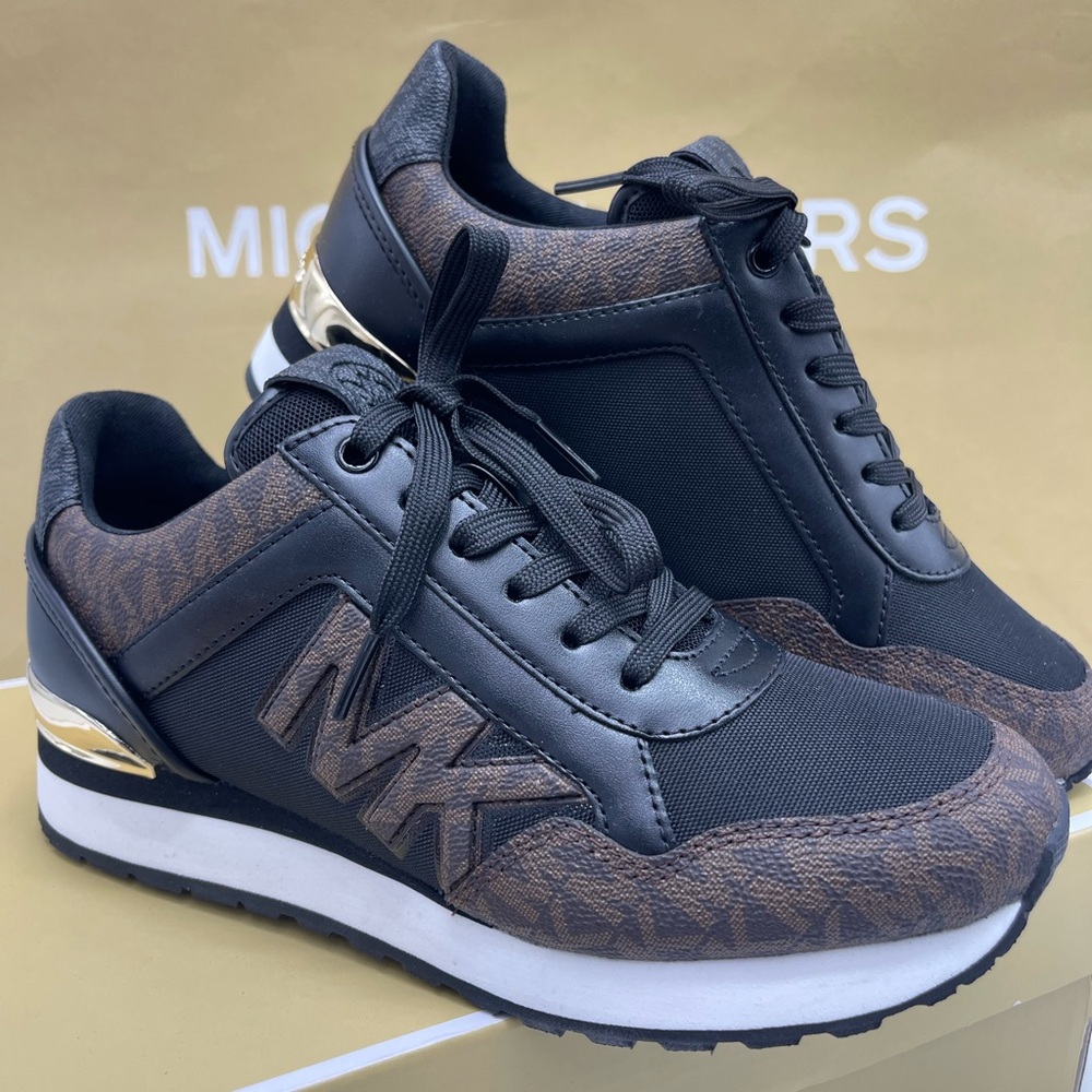 Michael Kors MADDY TRAINER MK SIG SM/MK PATCH
49F1MAFS1B Athletic Sneakers
Brown - Picture 6 of 16